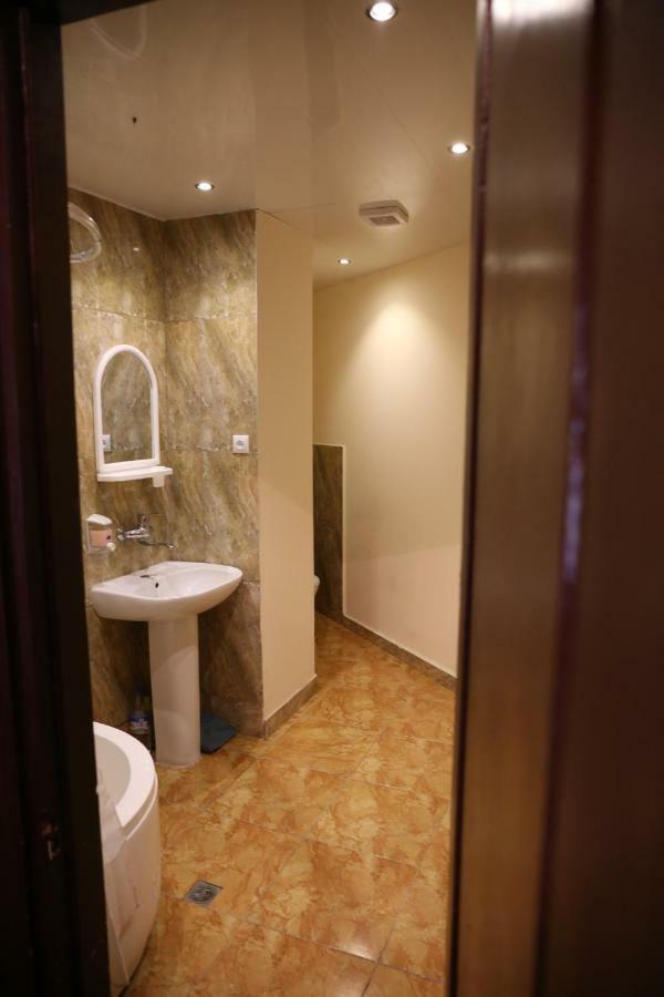 Private Rooms In The City Center - Chonqadze 9 Tbilisi Ngoại thất bức ảnh