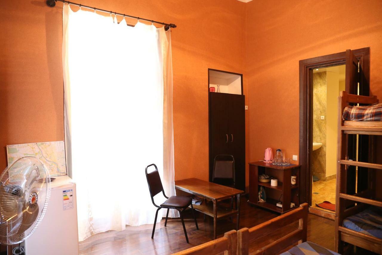 Private Rooms In The City Center - Chonqadze 9 Tbilisi Ngoại thất bức ảnh